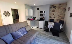 Studio centre ville de la Bourboule refait neuf octobre 2022